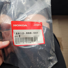 Load image into Gallery viewer, Honda Fuel Return Injector Hose 16612-RBD-E01