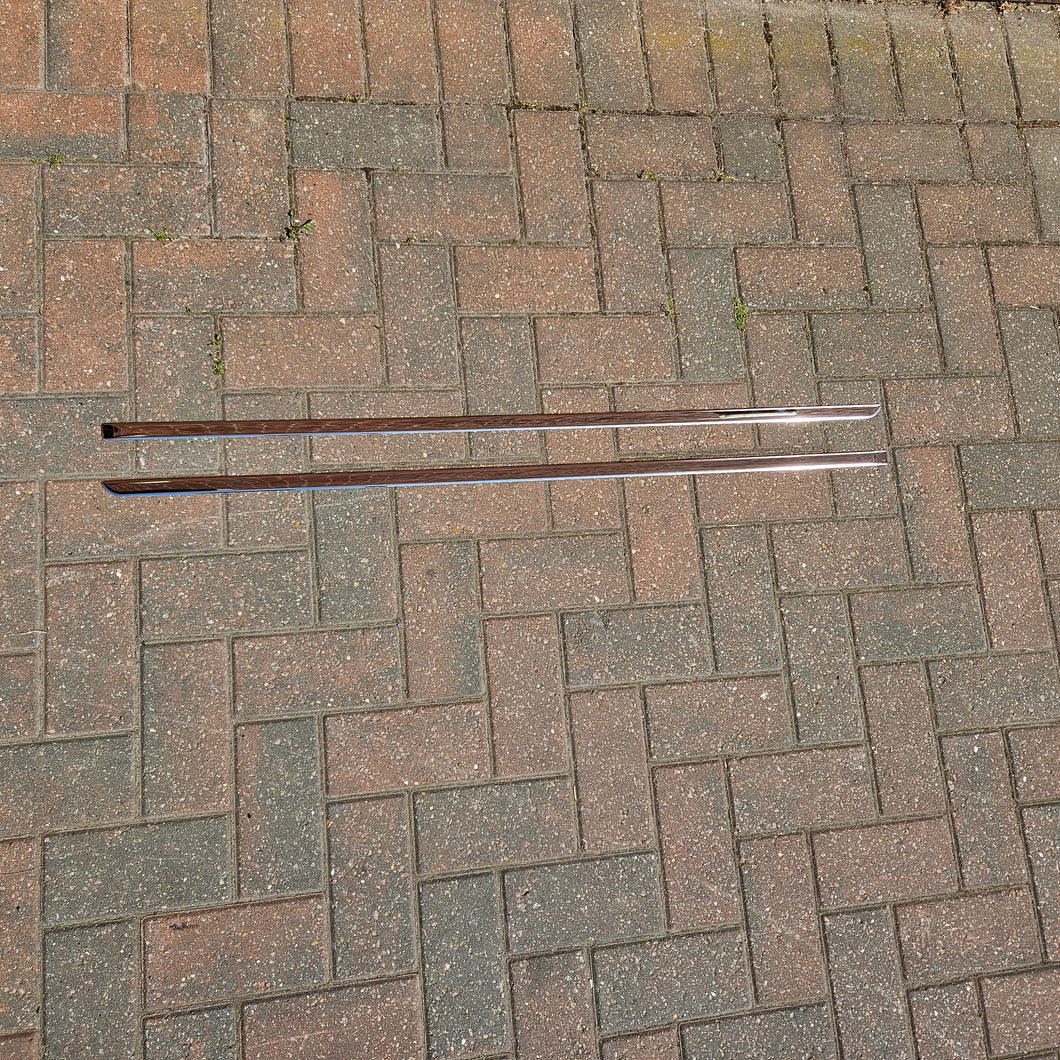 SIDE TRIM LINE  5DR | C8271ADE00ST