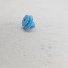 Load image into Gallery viewer, FASTENER-DR TRIM | 8231533020
