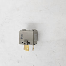 Load image into Gallery viewer, RELAY ASSY., TURN SIGNAL | 38300-S5T-004
