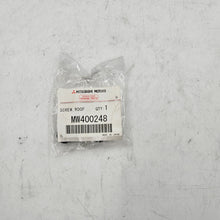 Load image into Gallery viewer, Mitsubishi SCREW SET, SUNROOF | MW400248
