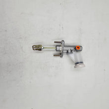 Load image into Gallery viewer, Mitsubishi CYLINDER ASSY,CLUTCH MASTER | 2345A053
