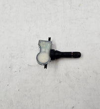 Load image into Gallery viewer, Mitsubishi VALVE,TIRE | 4250C275
