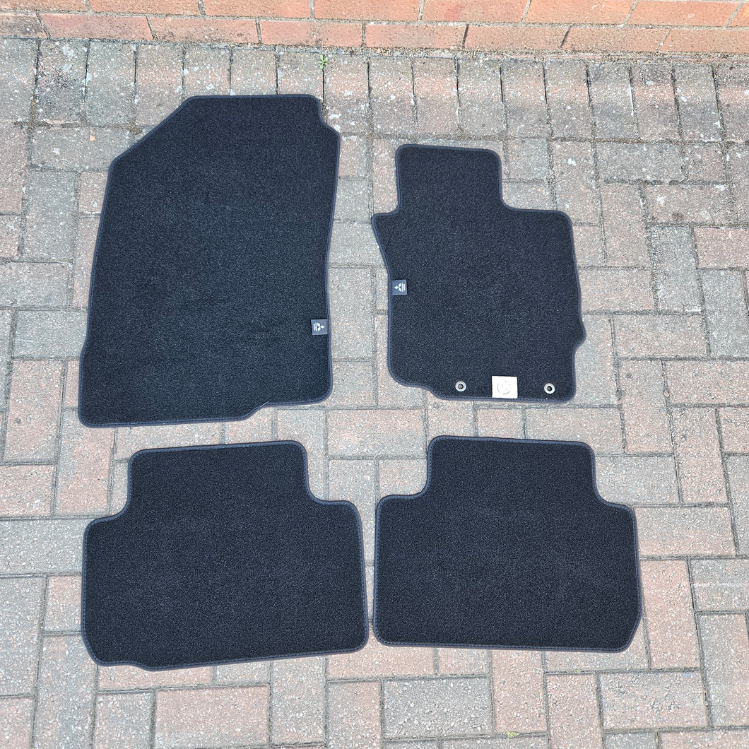 Mitsubishi TEXTILE MAT SET, CLASSIC M/T | MZ314993