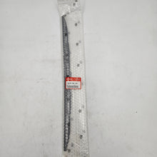 Load image into Gallery viewer, Honda Windshield Wiper Blade 600mm 76620-S6A-E01

