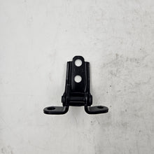 Load image into Gallery viewer, Honda Front Left Upper Door Hinge 67450-SWW-E01ZZ
