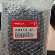 Load image into Gallery viewer, Honda Right Hand Heated Mirror Sub Assembly 76203-SEA-E22
