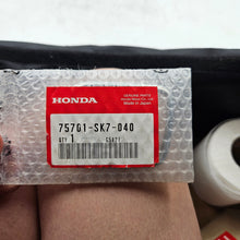 Load image into Gallery viewer, Honda Rear Centre Emblem 75701-SK7-040
