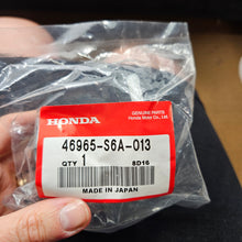 Load image into Gallery viewer, Honda Clutch Fluid Tank Assembly 46965-S6A-013
