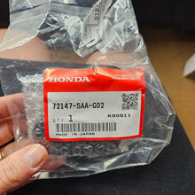 Load image into Gallery viewer, Honda Keyless Transmitter 72147-SAA-G02
