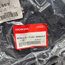 Load image into Gallery viewer, Honda Fuel Filler Lip 63910-T1G-000ZZ
