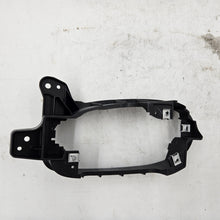 Load image into Gallery viewer, Honda Right Hand Fog Light Bracket 33904-TF0-J51
