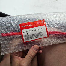 Load image into Gallery viewer, Honda Rear Reflector 33505-TDJ-J01
