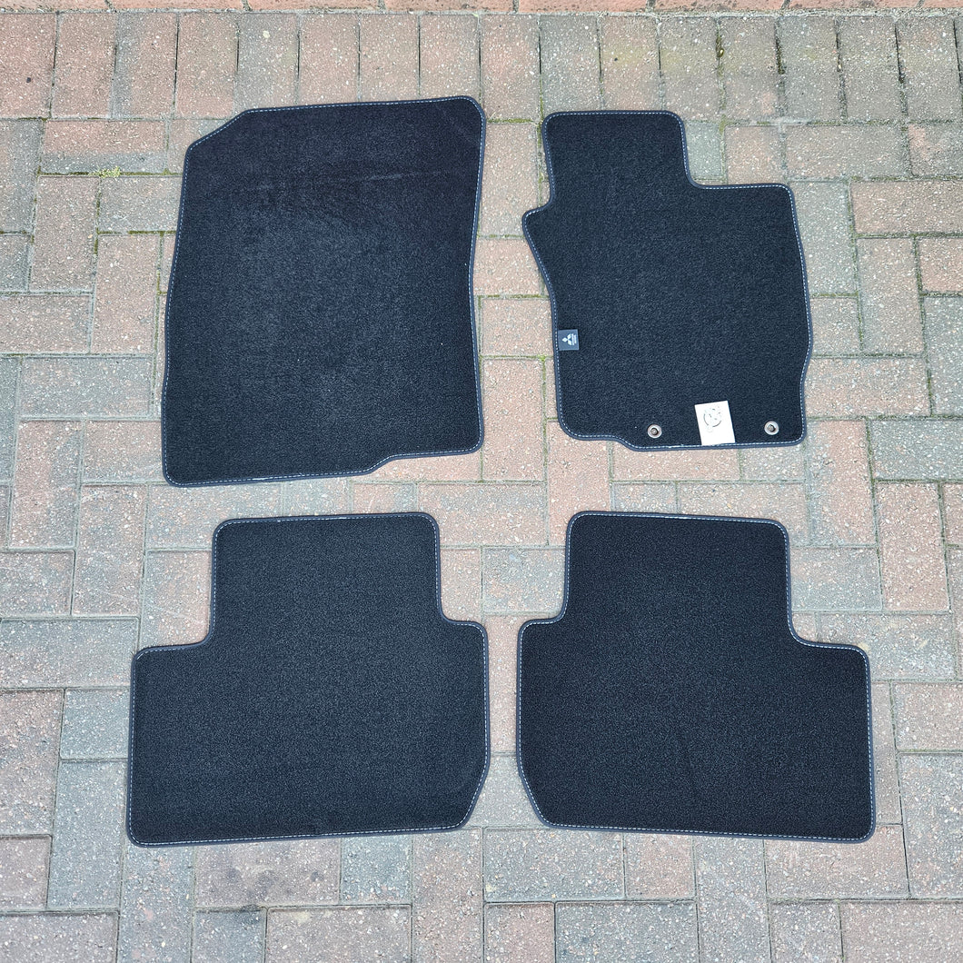 Mitsubishi MAT SET-TEXTILE,M/T(CLASSIC) | MZ314801