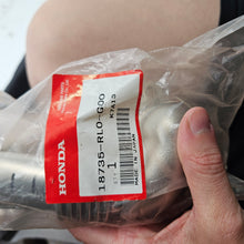 Load image into Gallery viewer, Honda EGR Pipe 18735-RL0-G00
