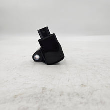 Load image into Gallery viewer, Honda Plug Top Coil Assembly 30520-RB0-S01
