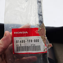 Load image into Gallery viewer, Honda Rear Brake Hose Set 01466-TF0-000
