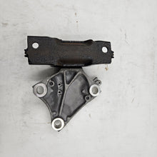 Load image into Gallery viewer, Honda Rubber Transmission Mounting Assembly 50850-T7A-003

