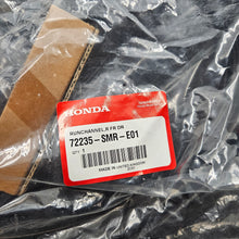 Load image into Gallery viewer, Honda Front Right Door Runchannel 72235-SMR-E01

