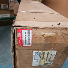 Load image into Gallery viewer, Honda Detachable Trailer Hitch 08L92-SWW-601A
