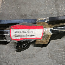 Load image into Gallery viewer, Honda Front Right Upper Pillar Stiffener 63120-SMG-E00ZZ
